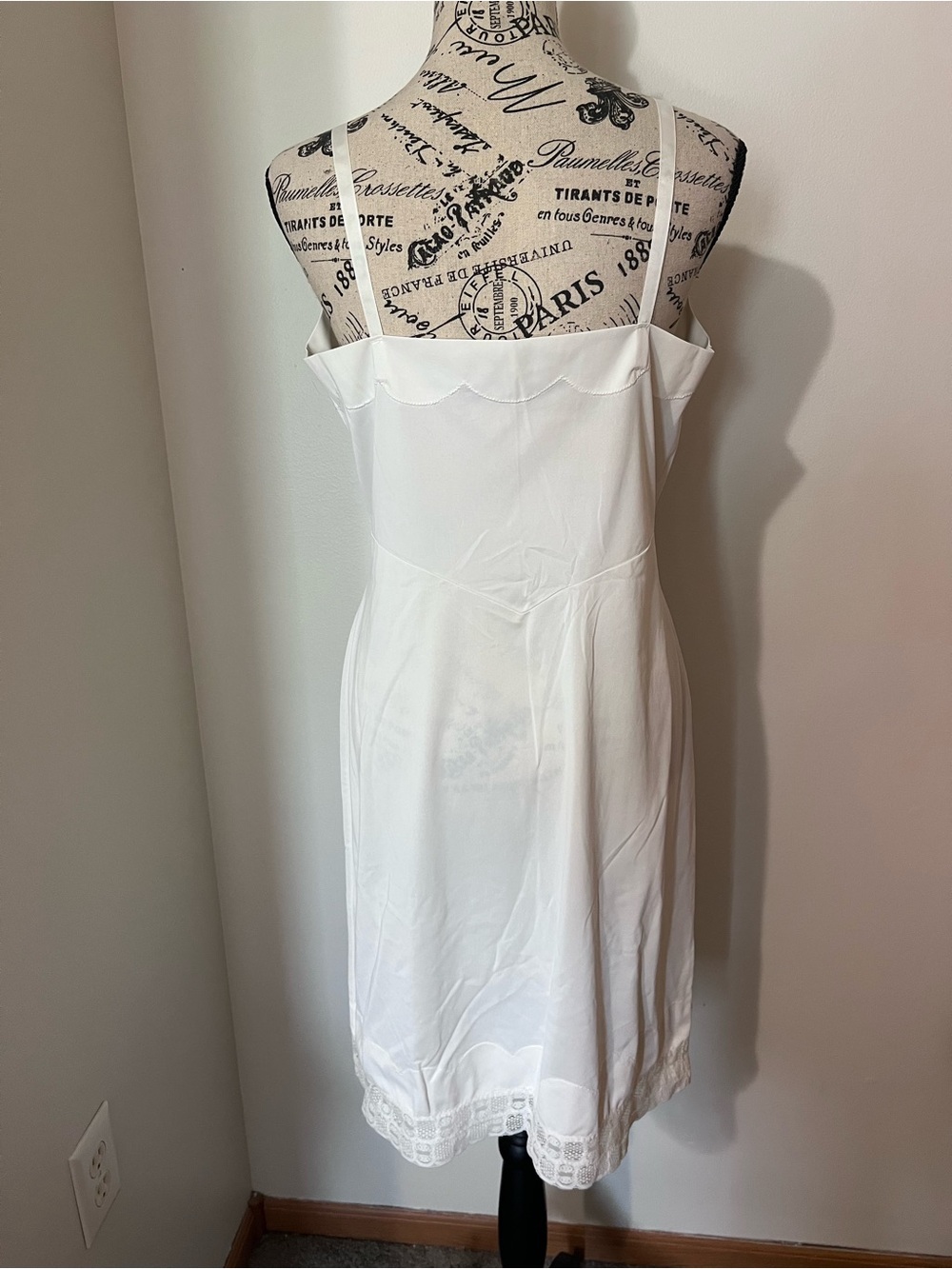 VTG Ivory White Full Slip Dress Floral Lace Embroidered Scallop Medium - Picture 3 of 13